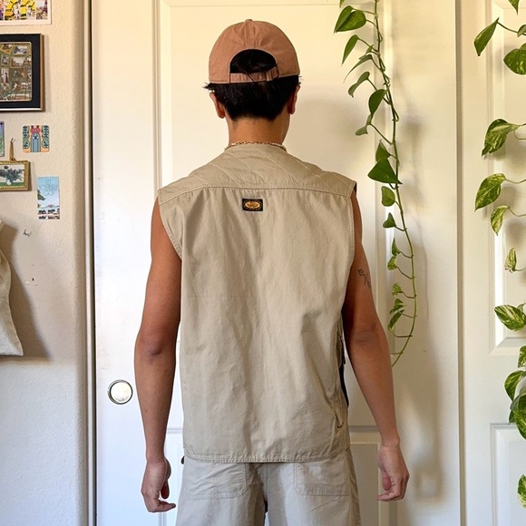 Vintage Khaki Woolrich Fishing Vest - Picture 3 of 7